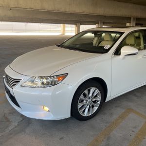 صورة 2 لـ 2013 Lexus ES 300H BASE