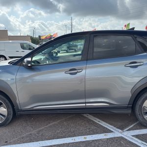 HYUNDAI KONA ELECTRIC SEL - 3