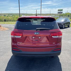 KIA SORENTO LX - 7