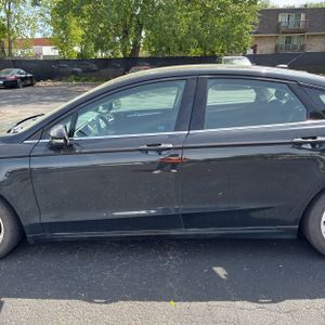 FORD FUSION SE - 4