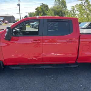 صورة 4 لـ 2021 Chevrolet SILVERADO 1500 RST