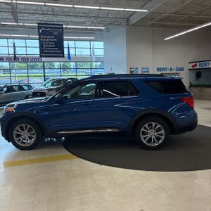 2020 FORD EXPLORER XLT photo 3