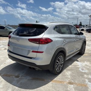 HYUNDAI TUCSON LIMITED - 8