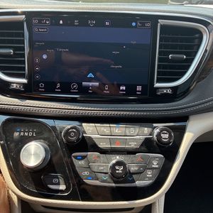 2022 Chrysler PACIFICA LIMITED — миниатюра 40