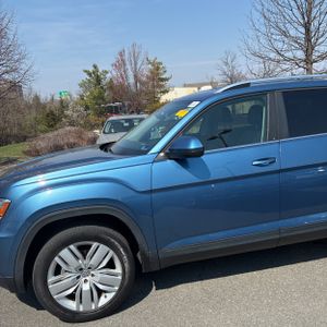 VOLKSWAGEN ATLAS V6 SE - 2