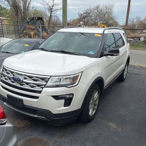 FORD EXPLORER XLT - 1