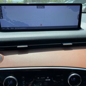 2022 Genesis GV70 2.5T STANDARD thumbnail 39