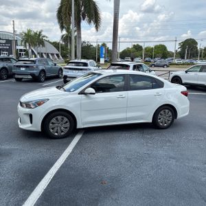 2020 KIA RIO LX photo 3