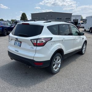 صورة 8 لـ 2017 FORD ESCAPE SE