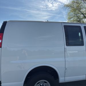 CHEVROLET EXPRESS 2500 - 9