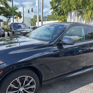 2025 BMW X6 XDRIVE40I 照片 2