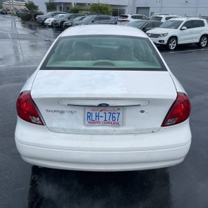 FORD TAURUS SE - 7