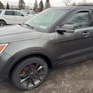 FORD EXPLORER XLT - 2