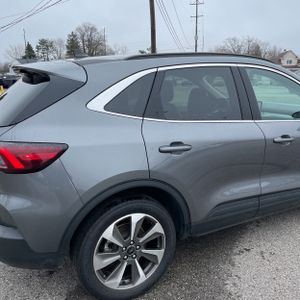 FORD ESCAPE PLATINUM - 9