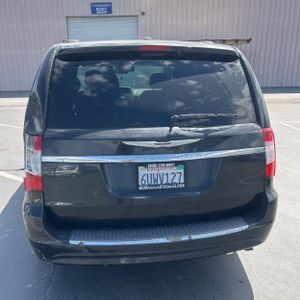 CHRYSLER TOWN & COUNTRY TOURING - 7