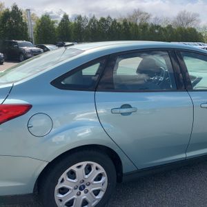 FORD FOCUS SE - 9