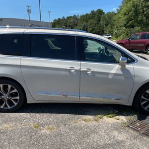 2017 Chrysler PACIFICA LIMITED — миниатюра 11