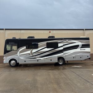 FORD F-53 MOTORHOME CHASSIS - 3