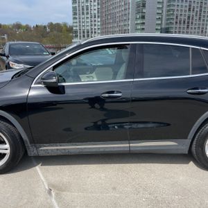 MERCEDES-BENZ GLA - 4