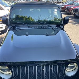 2019 JEEP WRANGLER UNLIMITED SAHARA — миниатюра 14