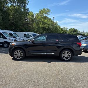 2023 FORD EXPLORER XLT — фото 3