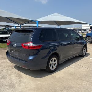 TOYOTA SIENNA - 8