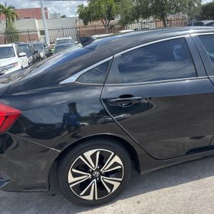صورة 9 لـ 2016 Honda CIVIC EX-T