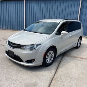 صورة 1 لـ 2017 Chrysler PACIFICA TOURING-L