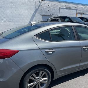 HYUNDAI ELANTRA - 9