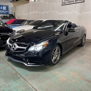 MERCEDES-BENZ E-CLASS - 1