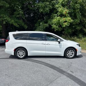 2022 Chrysler VOYAGER LX 照片 10