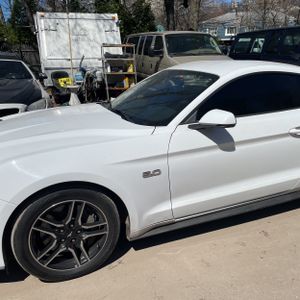 FORD MUSTANG GT PREMIUM - 2