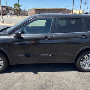 صورة 4 لـ 2023 Mitsubishi OUTLANDER ES