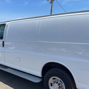 CHEVROLET EXPRESS 2500 - 6