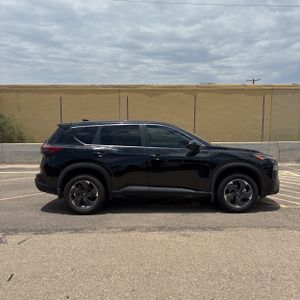 صورة 10 لـ 2024 Nissan ROGUE SV