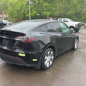 TESLA MODEL Y LONG RANGE - 8