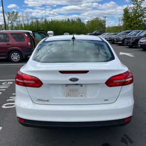 FORD FOCUS SE - 7