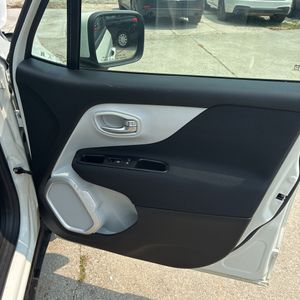 2019 JEEP RENEGADE LATITUDE — миниатюра 58