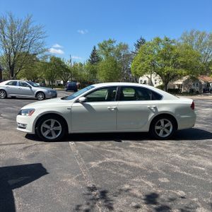 VOLKSWAGEN PASSAT 1.8T S - 3