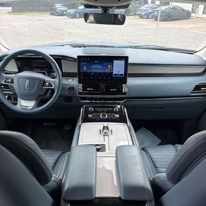 2024 Lincoln NAVIGATOR BLACK LABEL 照片 38