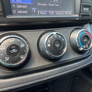 صورة مصغرة 72 لـ 2014 Toyota RAV4 LE
