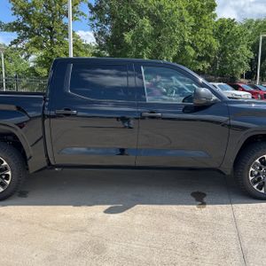 TOYOTA TUNDRA - 9