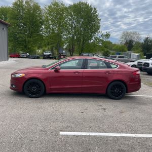 FORD FUSION SE - 3