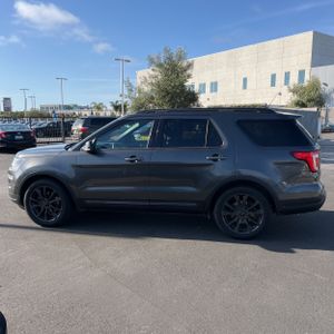 FORD EXPLORER XLT - 3