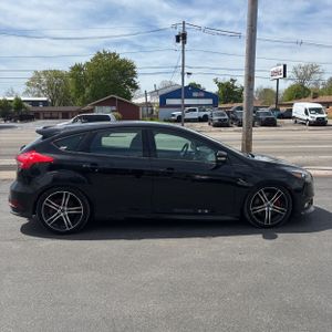 FORD FOCUS ST - 10