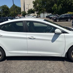 2013 Hyundai ELANTRA GLS — миниатюра 11