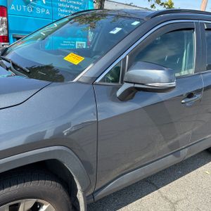 2020 Toyota RAV4 XLE PREMIUM — фото 2