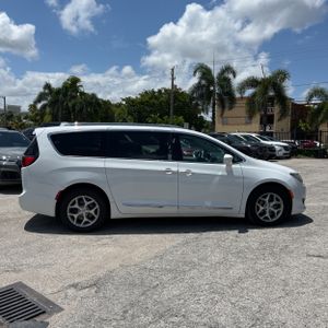 صورة 10 لـ 2017 Chrysler PACIFICA TOURING-L PLUS