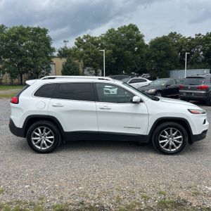 صورة 10 لـ 2018 JEEP CHEROKEE LIMITED
