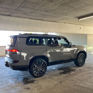 صورة 10 لـ 2026 Lexus GX 550 LUXURY+